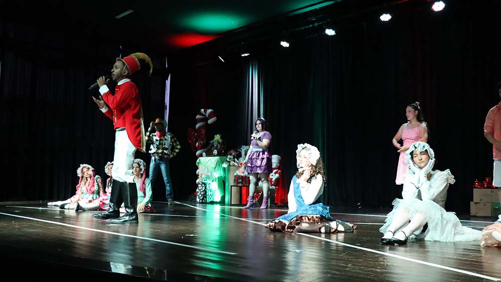Centro Cultural reúne alunos em espetáculo de fim de ano em Ivaiporã