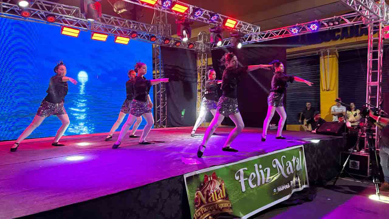 Chegada do Papai Noel abre programação de Natal em Ivaiporã