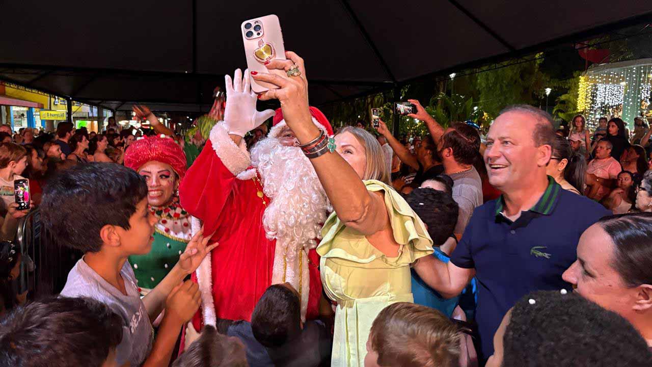 Chegada do Papai Noel abre programação de Natal em Ivaiporã