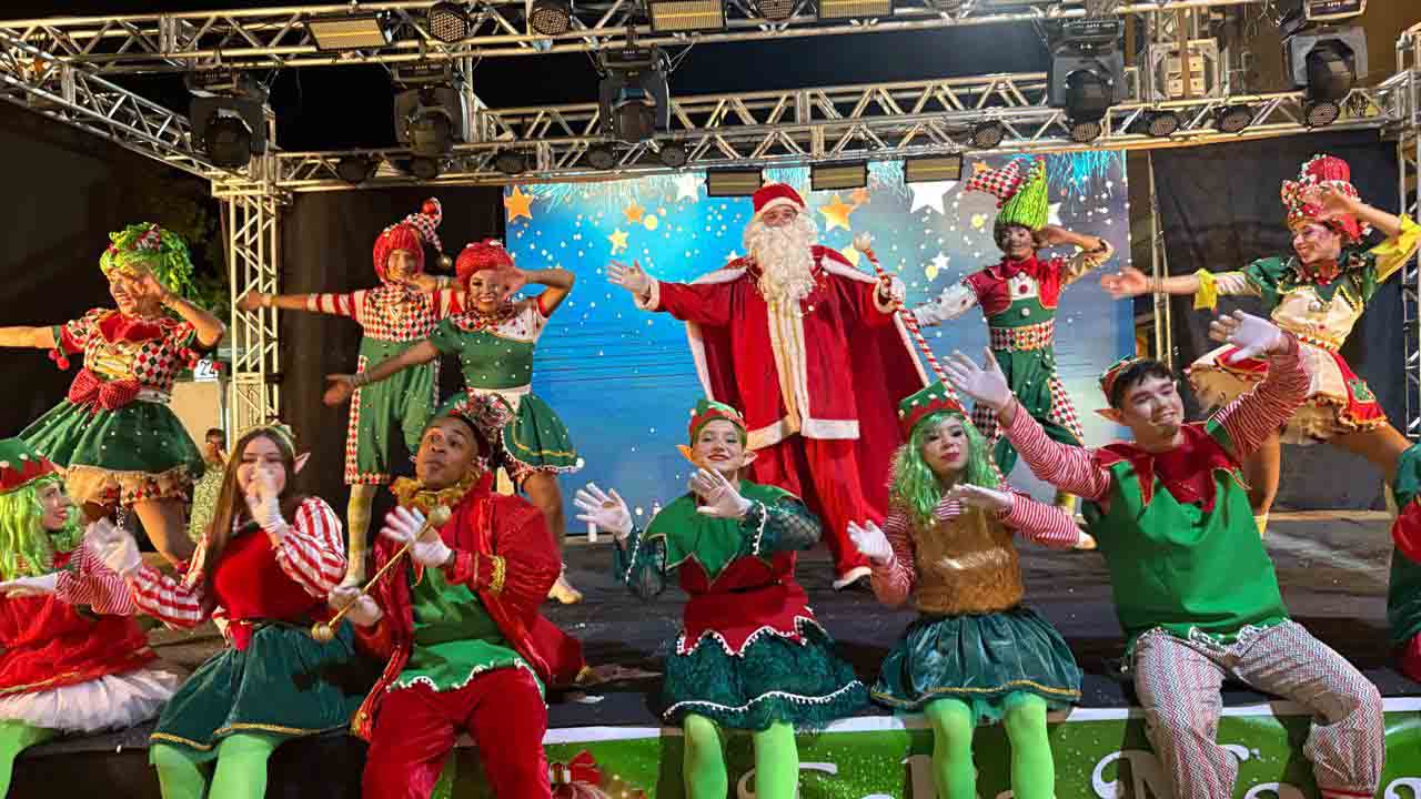 Chegada do Papai Noel abre programação de Natal em Ivaiporã