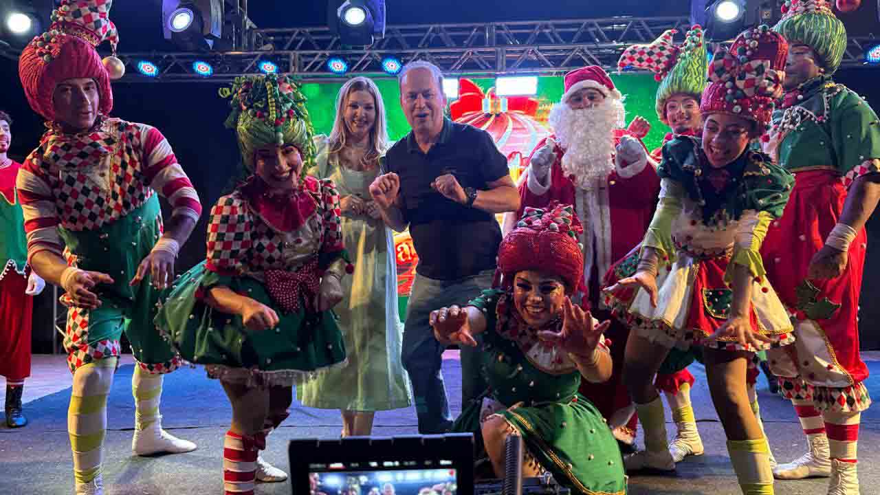 Chegada do Papai Noel abre programação de Natal em Ivaiporã