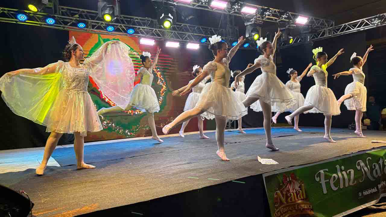 Chegada do Papai Noel abre programação de Natal em Ivaiporã