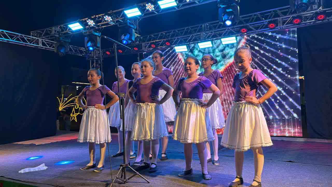 Chegada do Papai Noel abre programação de Natal em Ivaiporã