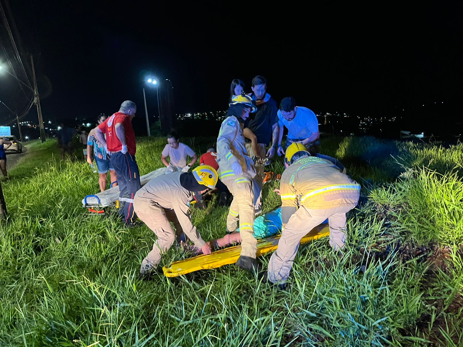 Colisão frontal deixa seis feridos na Avenida Brasil em Apucarana