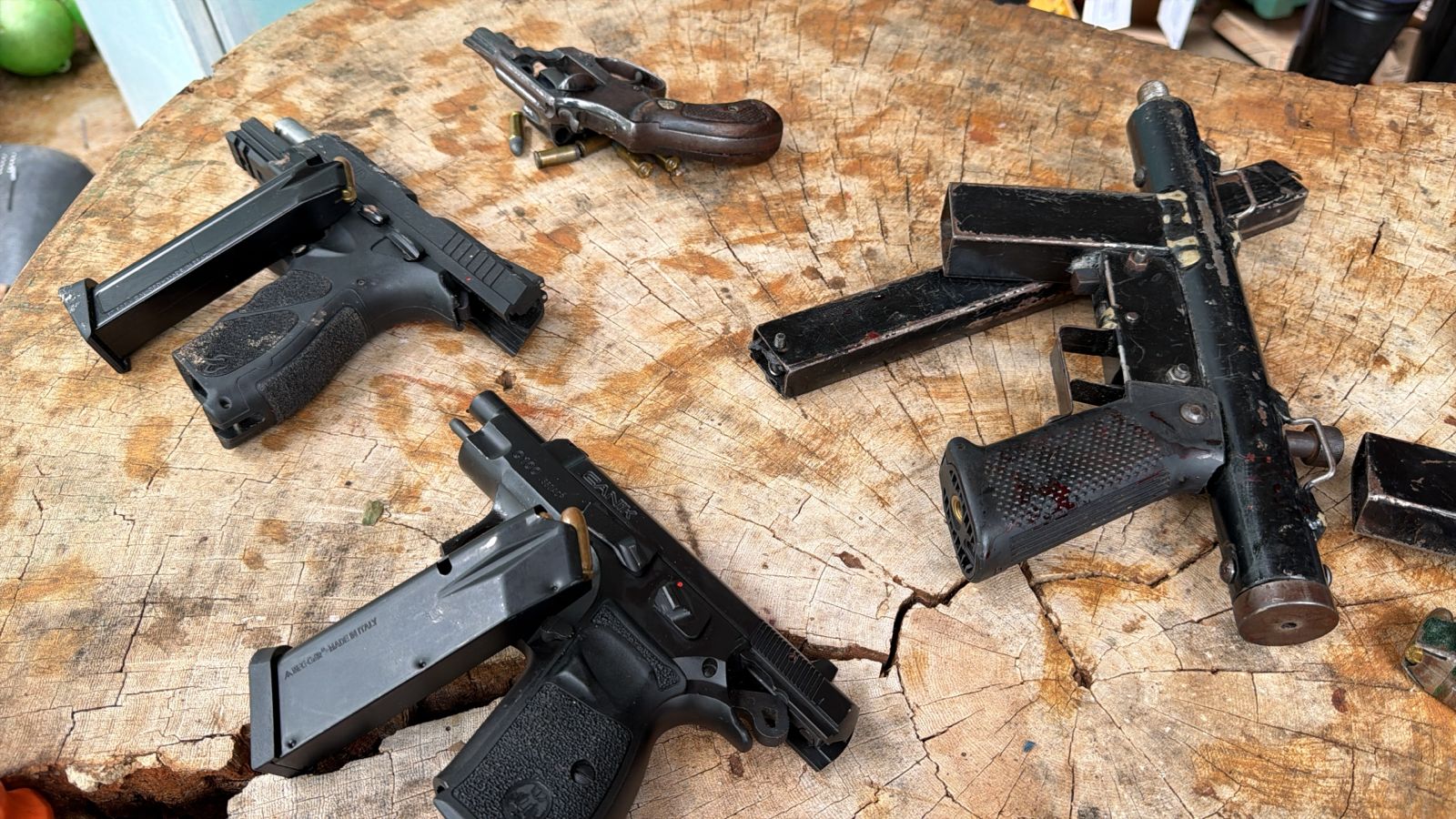 Confronto com a PM termina com cinco mortos e carga recuperada no PR