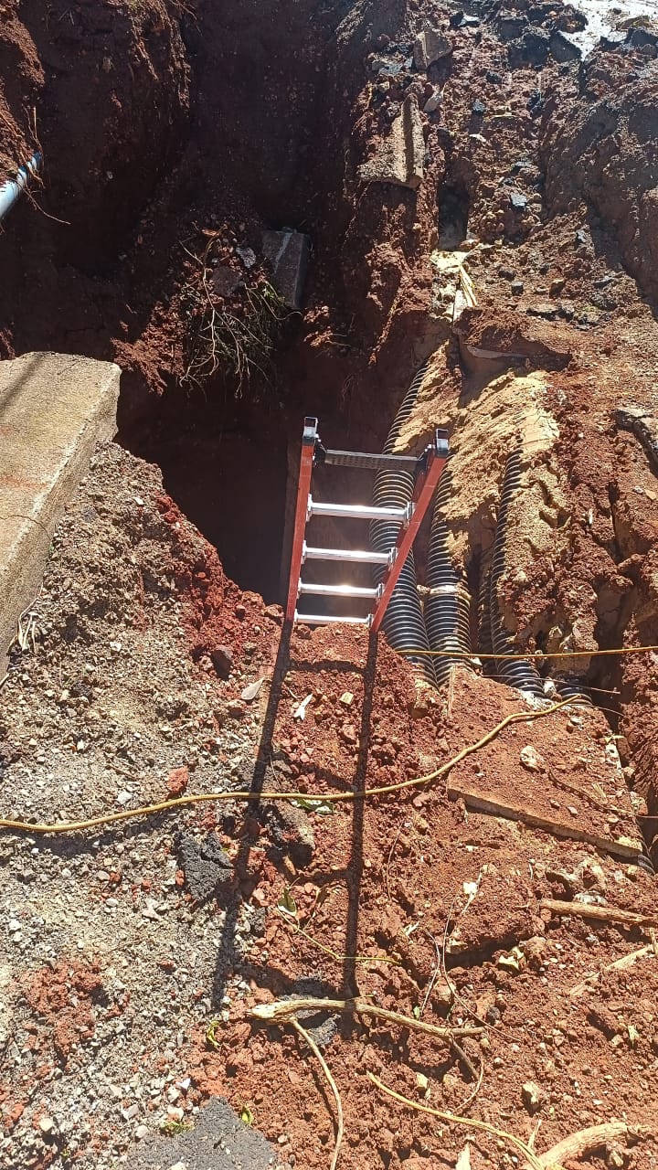 Cratera em rua preocupa moradores do Núcleo João Paulo em Apucarana