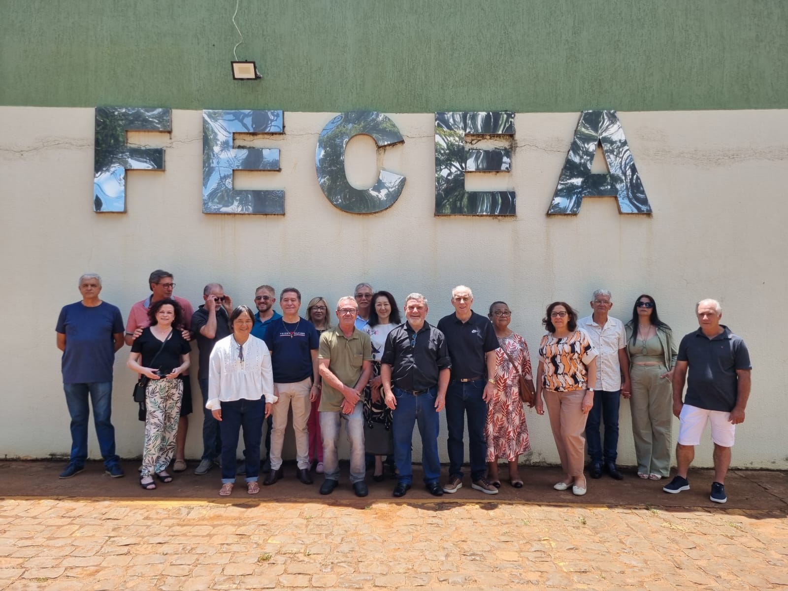 Ex-alunos comemoram 40 anos de formatura na Unespar de Apucarana