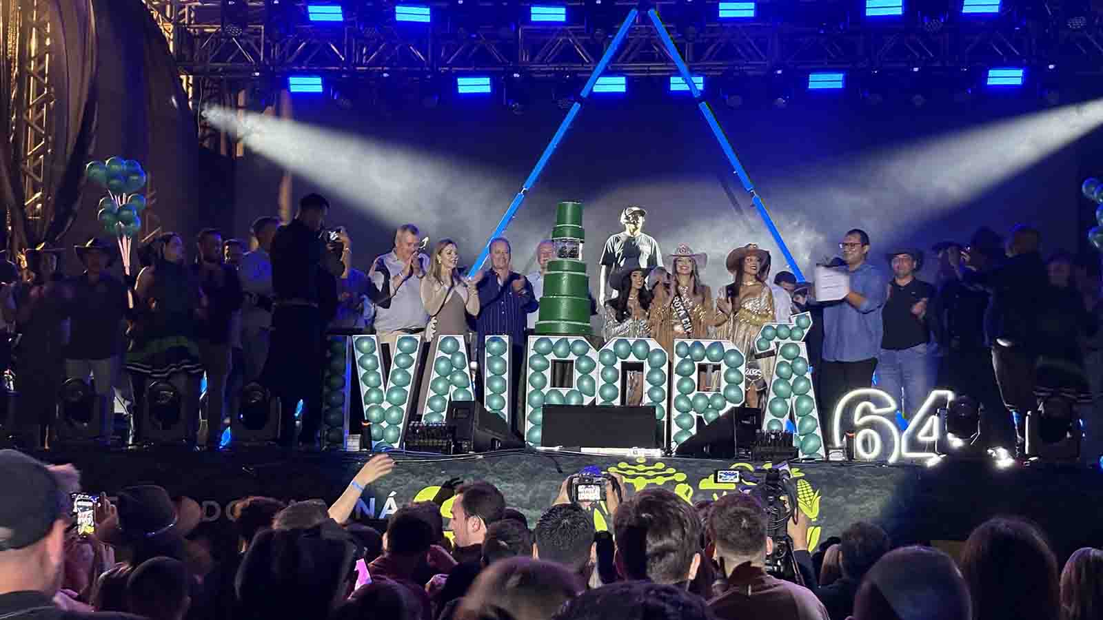 Expovale termina com casa cheia e festa pelos 64 anos de Ivaiporã