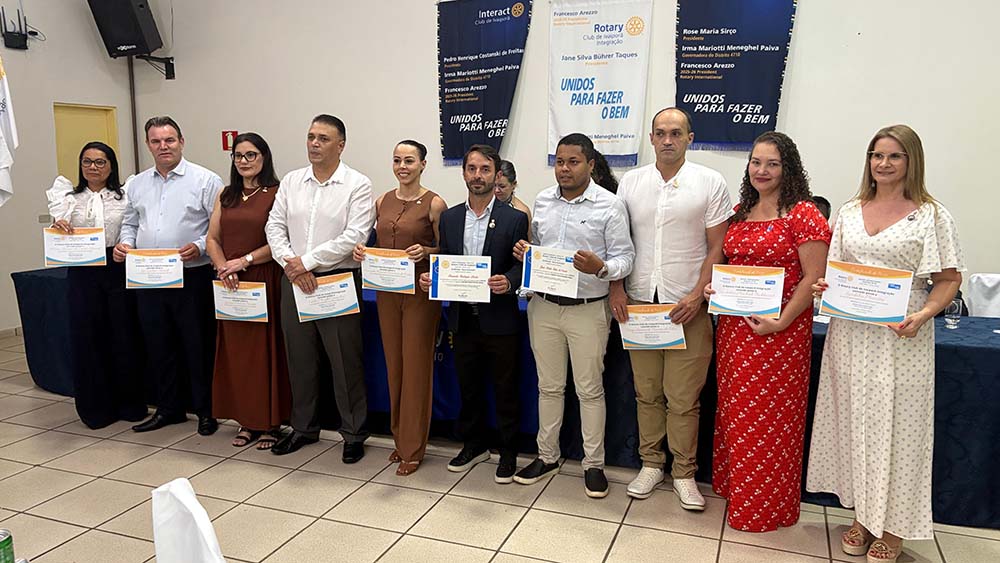 Governadora do Rotary visita Ivaiporã em posse de 10 novos associados