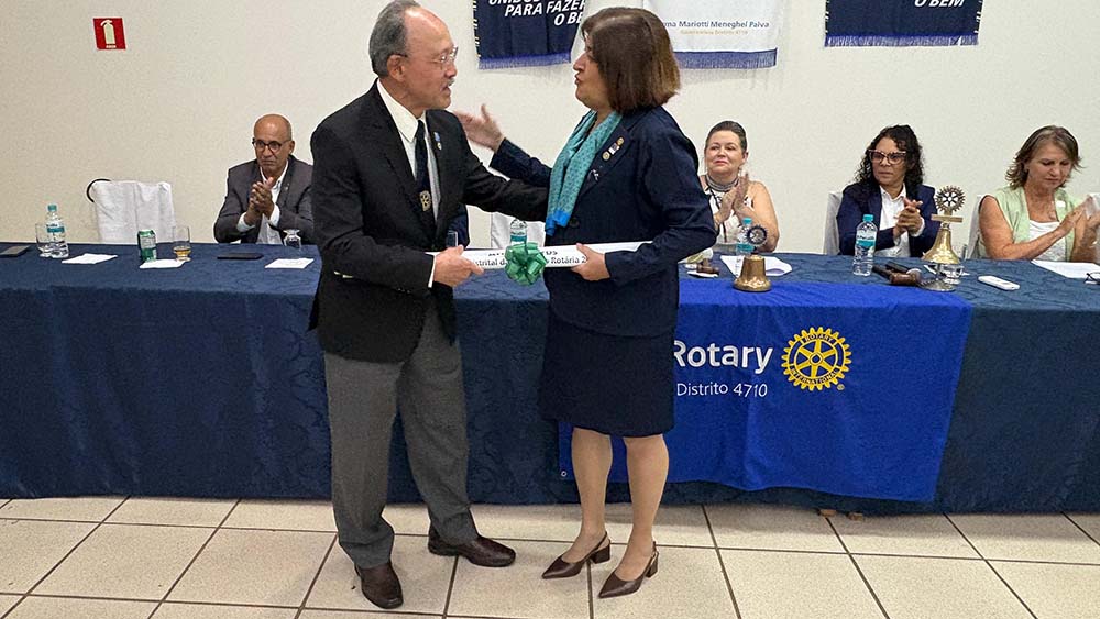Governadora do Rotary visita Ivaiporã em posse de 10 novos associados