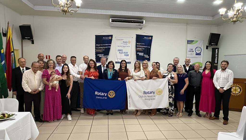 Governadora do Rotary visita Ivaiporã em posse de 10 novos associados