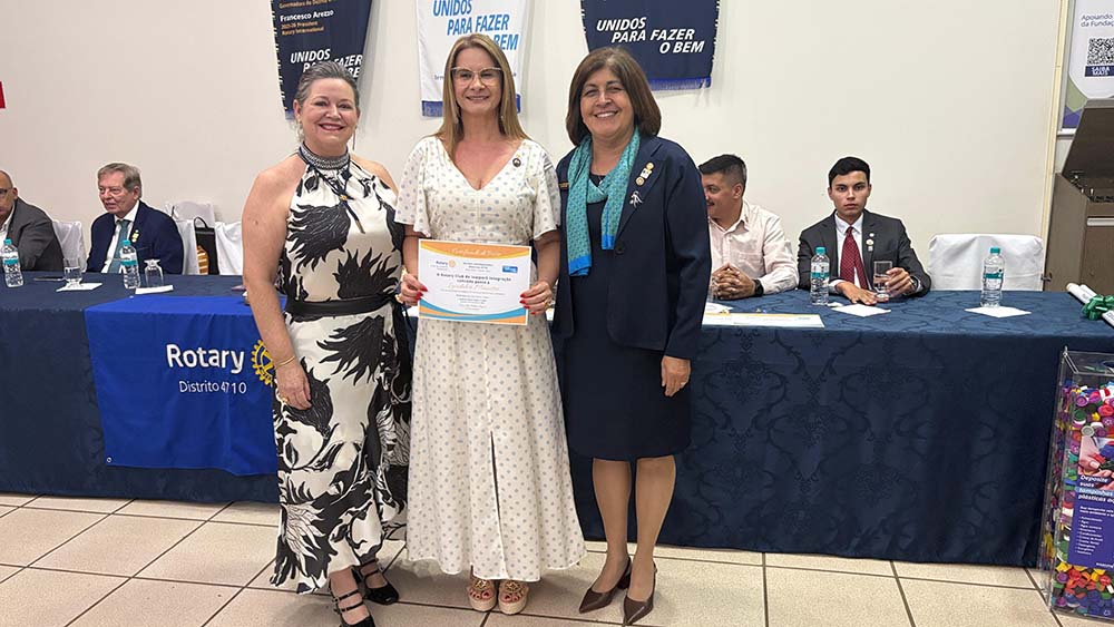 Governadora do Rotary visita Ivaiporã em posse de 10 novos associados