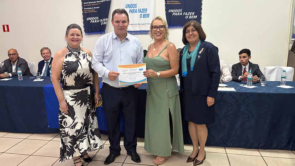 Governadora do Rotary visita Ivaiporã em posse de 10 novos associados