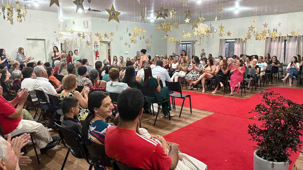 Noite das Estrelas valoriza idosos e seus talentos em Jardim Alegre