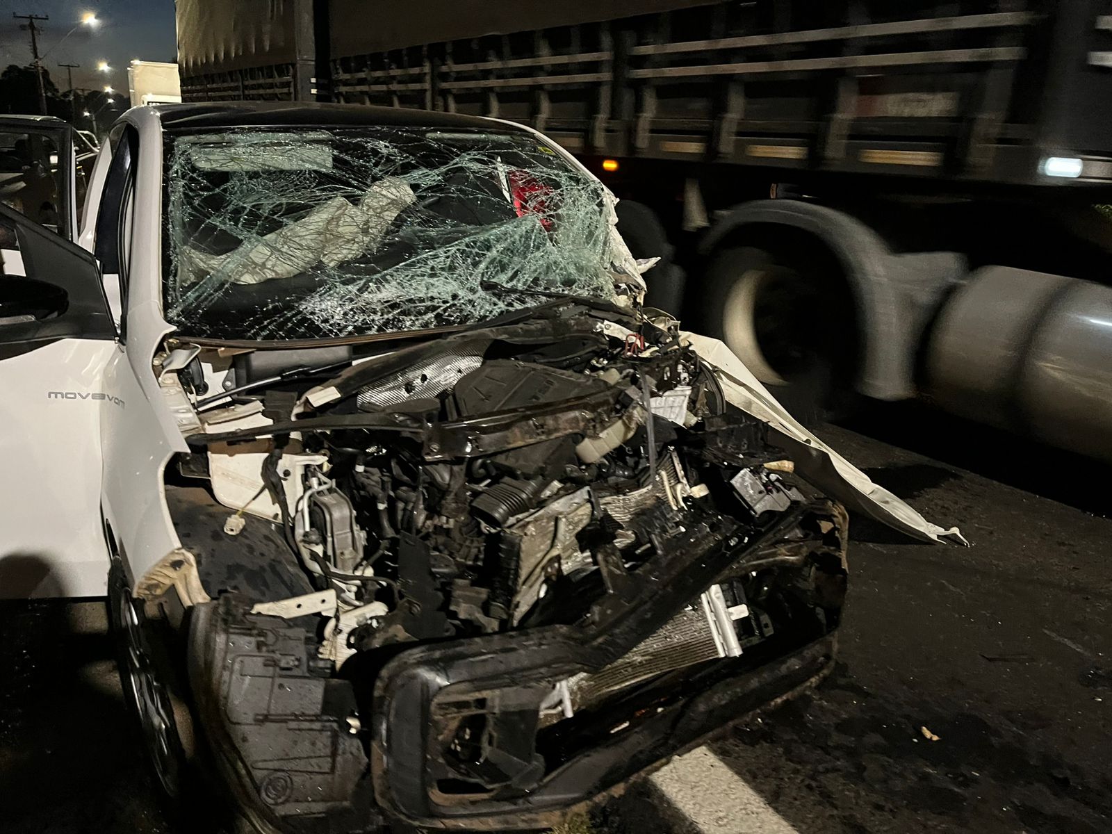 O veículo Up ficou totalmente destruído