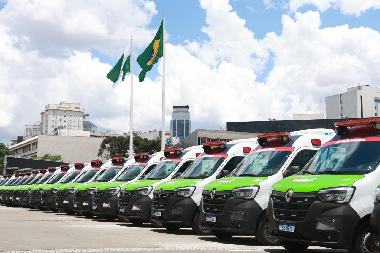 PR recebe 150 novas ambulâncias com UTIs para reforçar atendimento