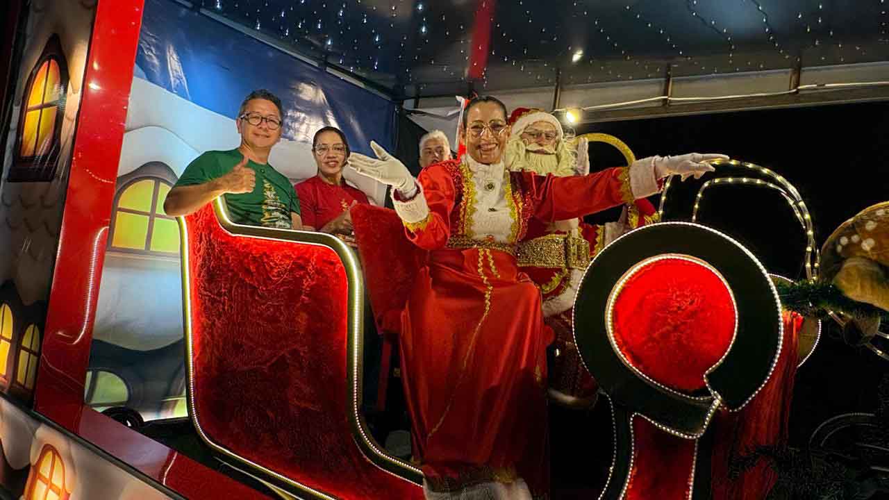 Papai Noel é recebido com festa e luzes em Jardim Alegre