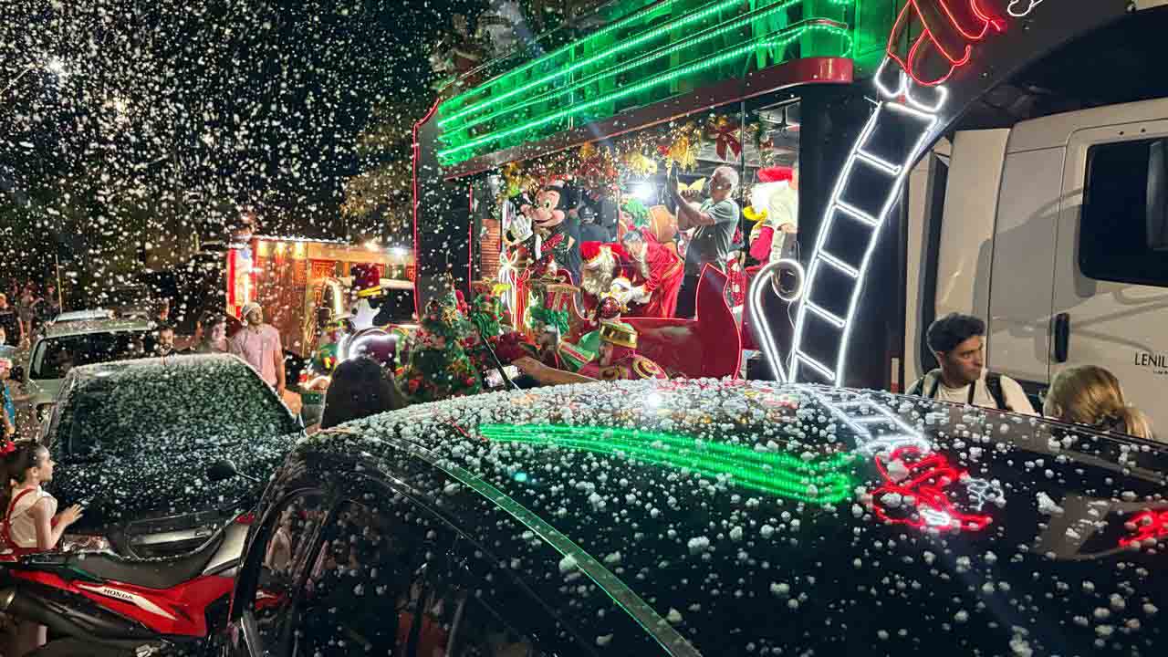 Papai Noel é recebido com festa e luzes em Jardim Alegre