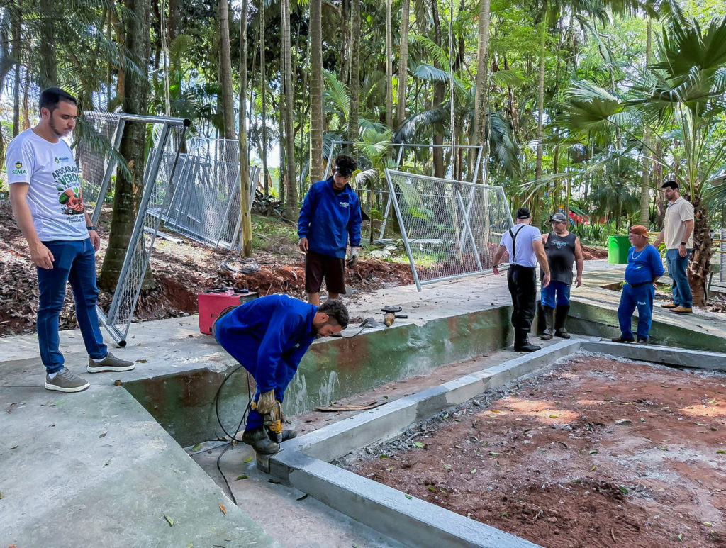 Prefeitura inicia montagem de novos viveiros no Bosque Municipal