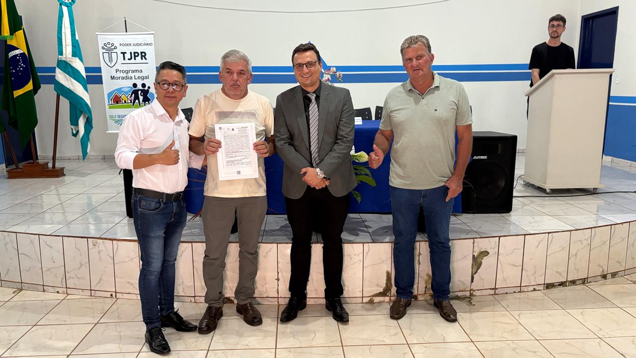 TJPR entrega 99 títulos de propriedade em Jardim Alegre
