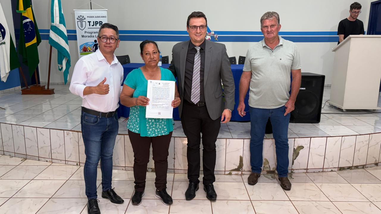 TJPR entrega 99 títulos de propriedade em Jardim Alegre