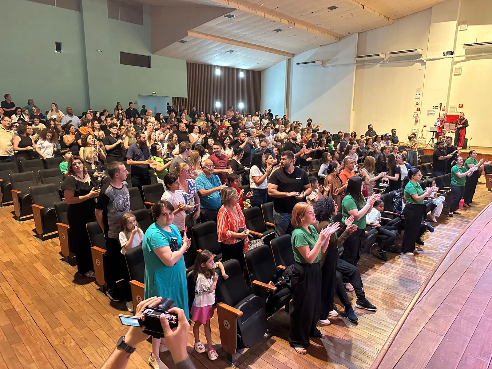 Unimed Apucarana reúne 60 crianças na 4ª edição do espetáculo de Natal