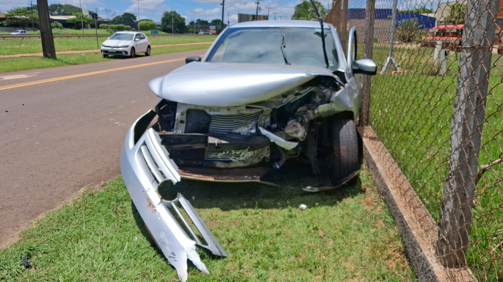 Acidente com três veículos deixa quatro feridos no Parque Industrial Norte em Apucarana
