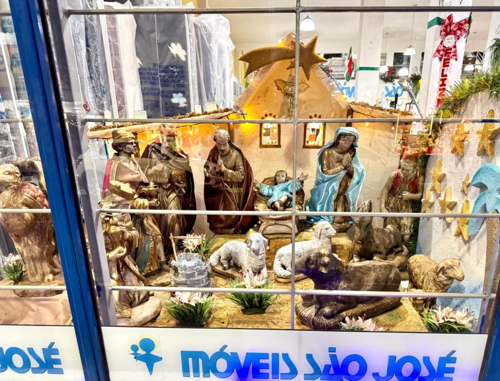 Apucarana divulga vencedores do concurso de vitrines natalinas; veja