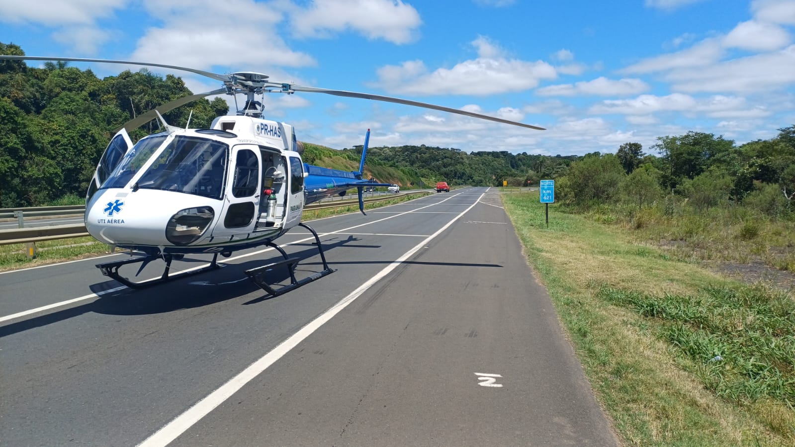 Defensa metálica perfura e atravessa BMW no PR; criança de 5 anos morreu
