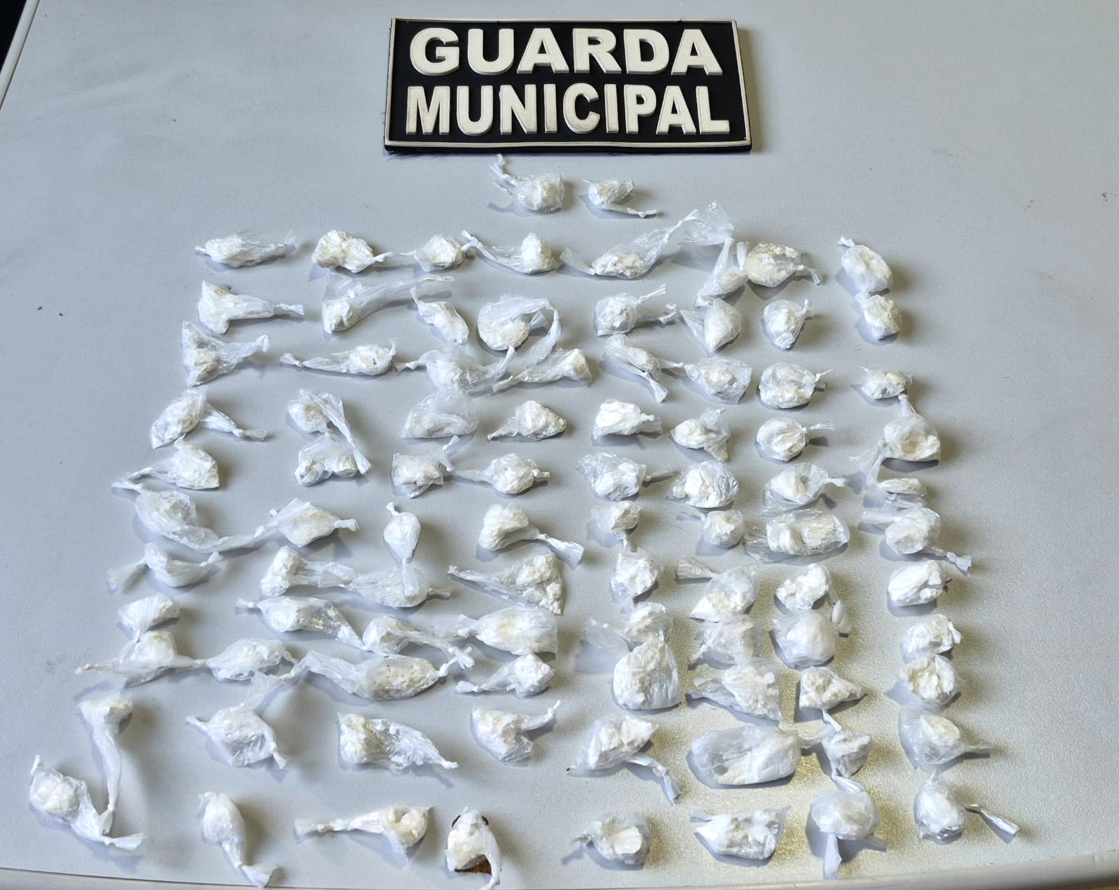 Delivery de drogas: motociclista é preso após perseguição em Arapongas