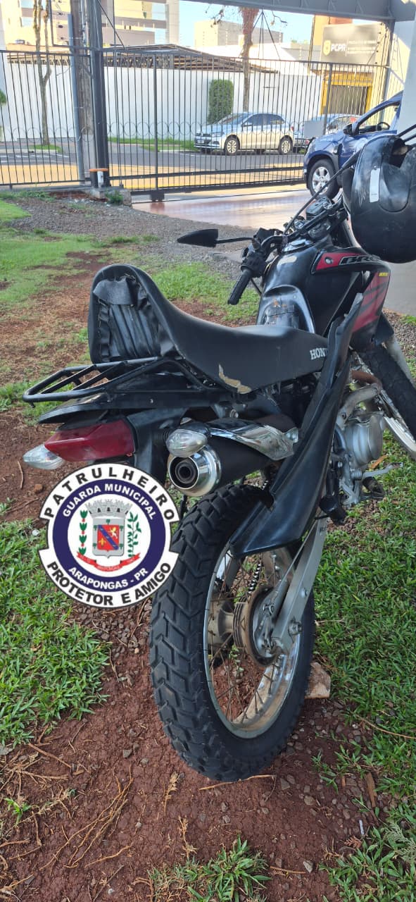 Delivery de drogas: motociclista é preso após perseguição em Arapongas