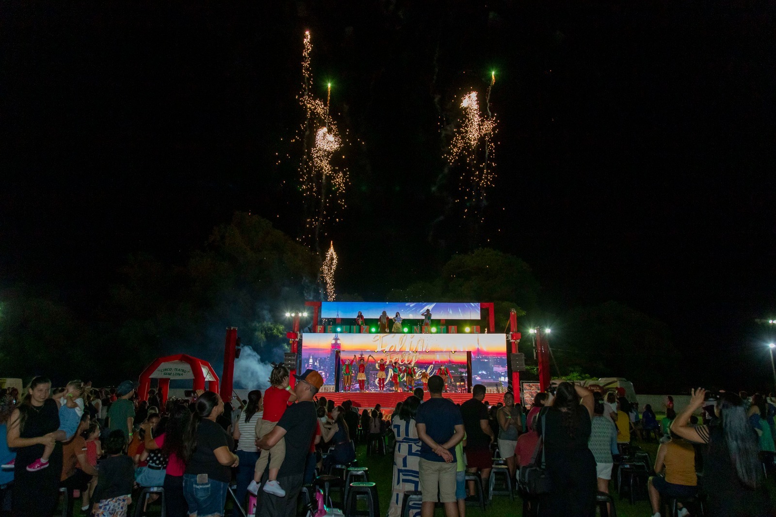 Espetáculo “A Magia do Natal” emociona milhares de pessoas em Cambira