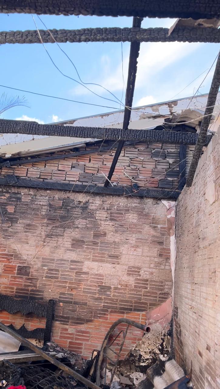 Família pede doações após perder tudo em incêndio em Apucarana