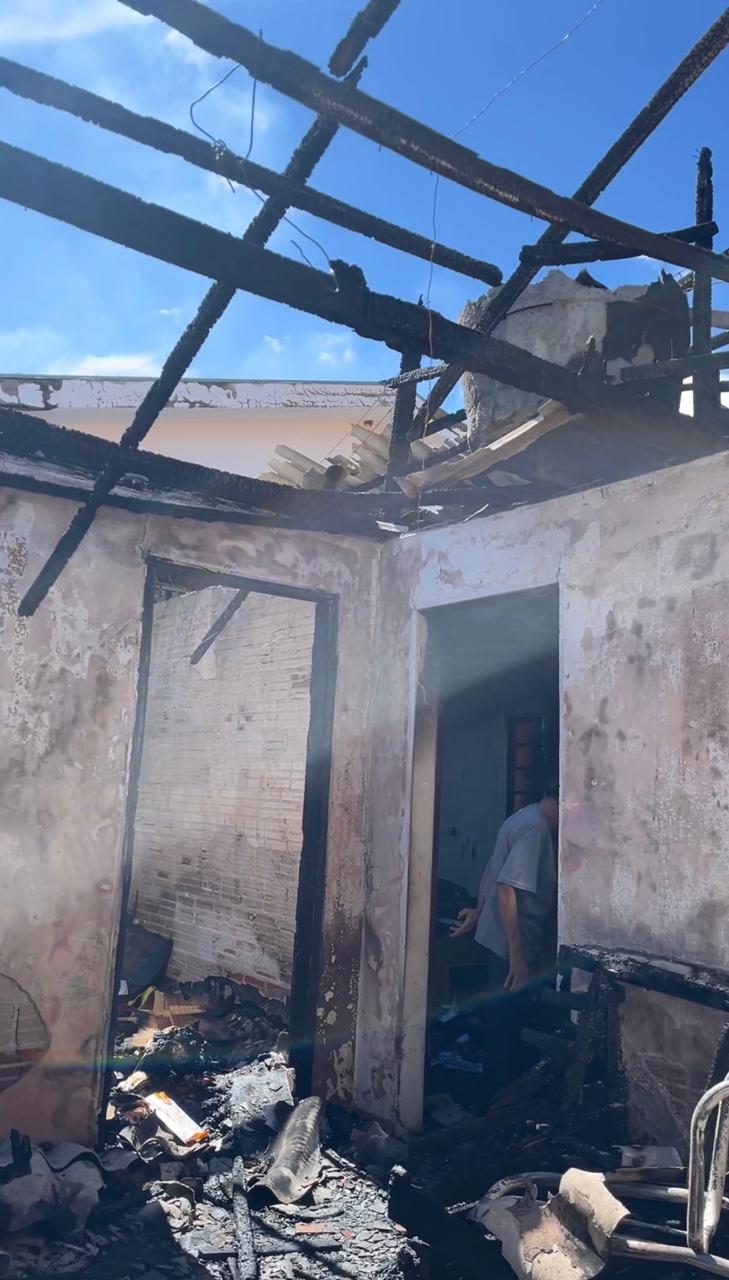 Família pede doações após perder tudo em incêndio em Apucarana