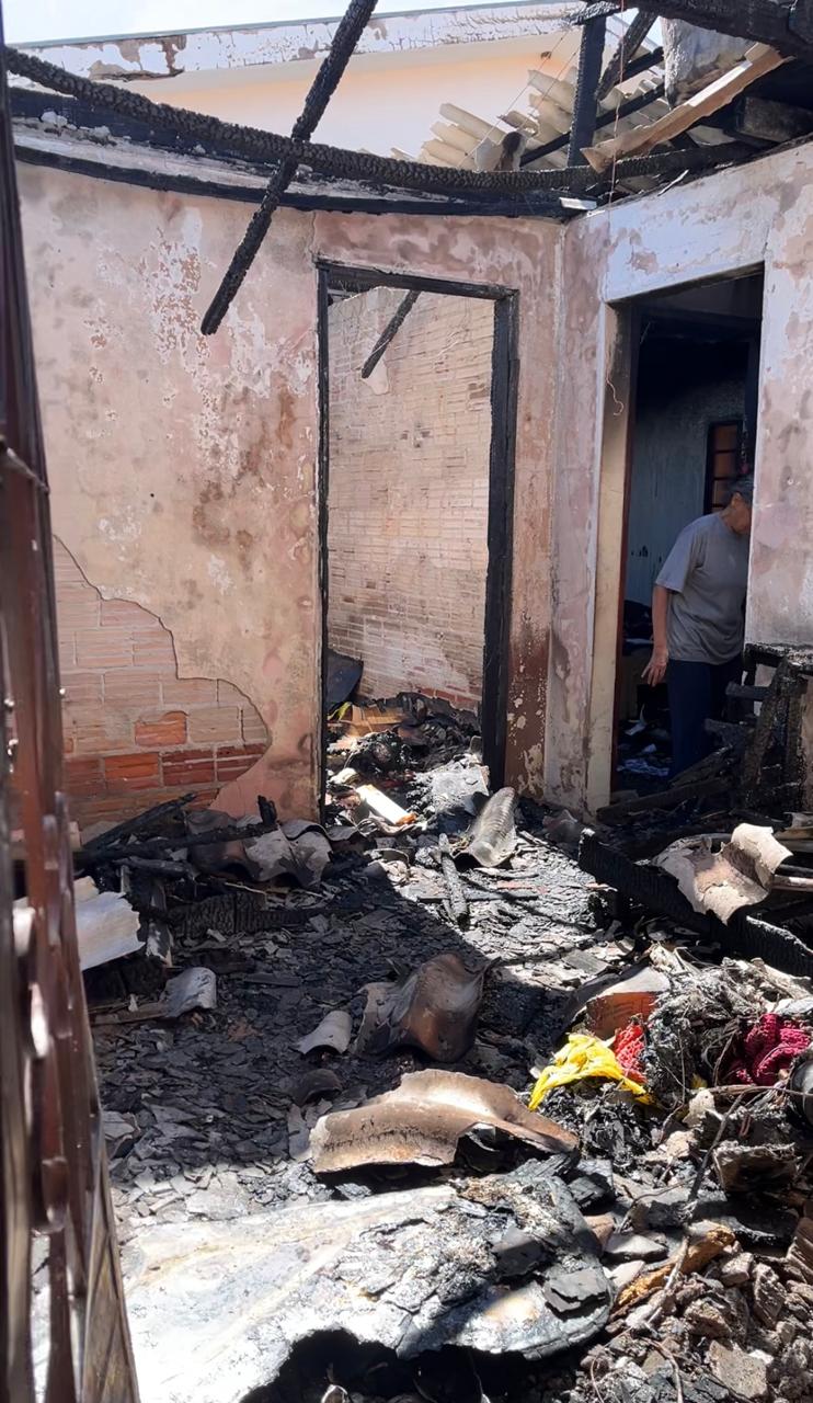 Família pede doações após perder tudo em incêndio em Apucarana