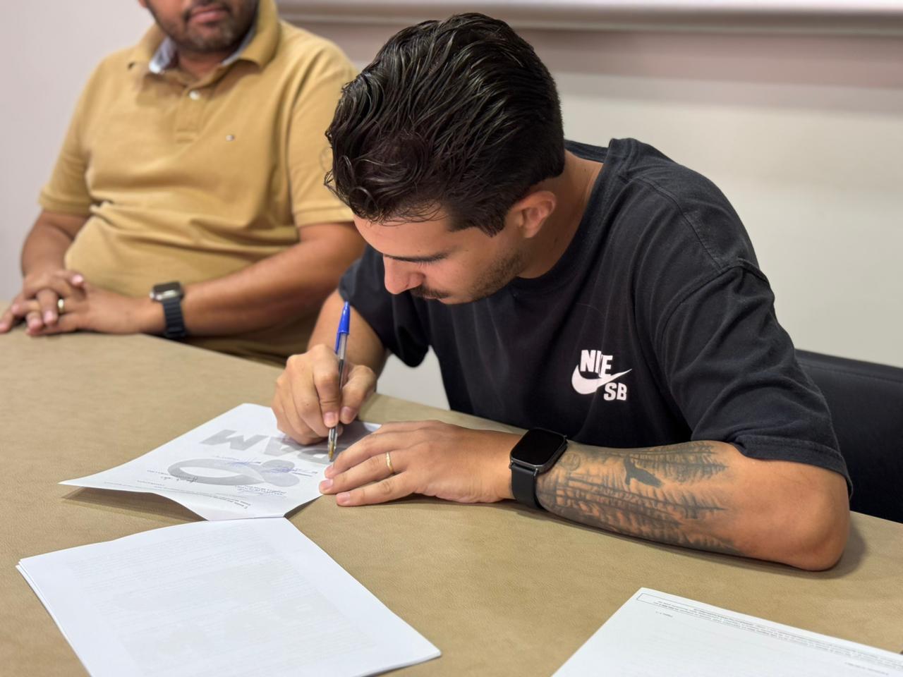 Prefeitura de Cambira assina contrato de construção de nova sede da Apae