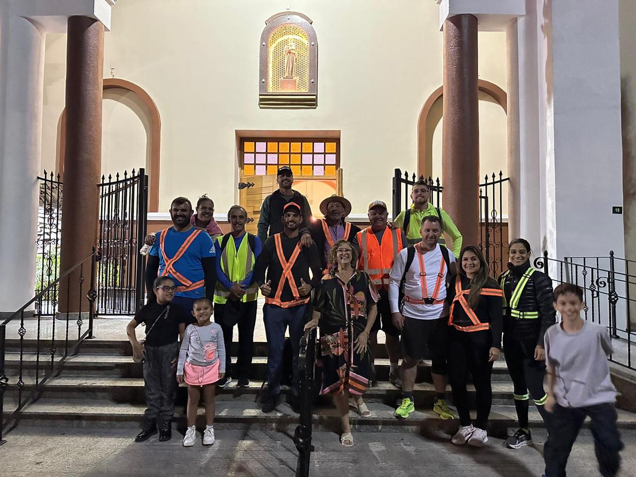 Romeiros percorrem 99 km de Apucarana a Lunardelli movidos pela fé