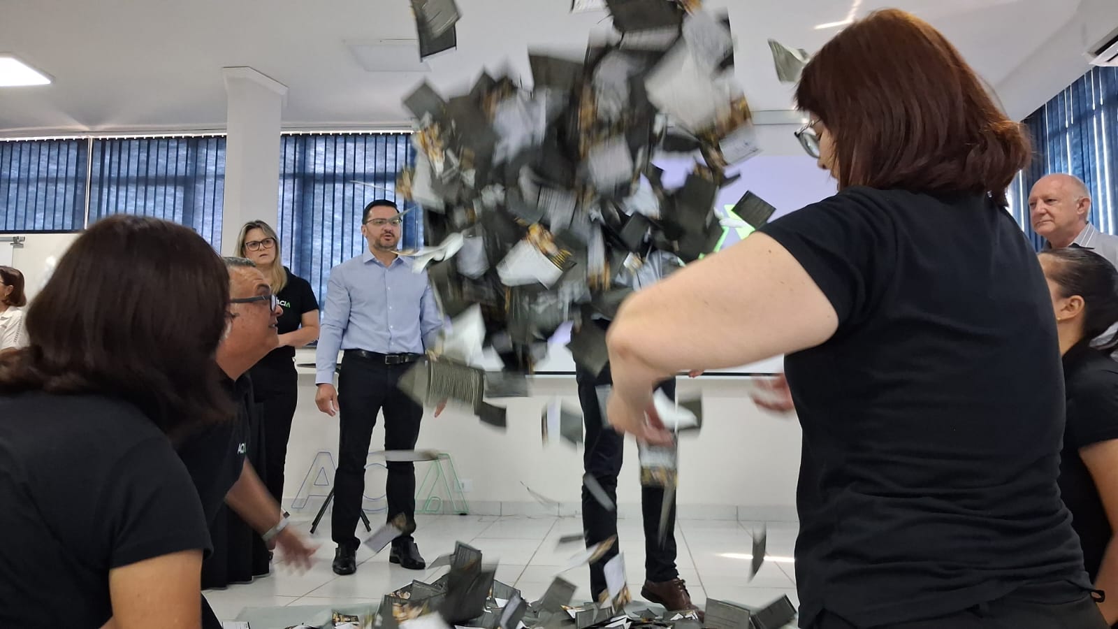 Sorteio final da campanha "Natal Apucarana" da Acia distribui R$ 30 mil