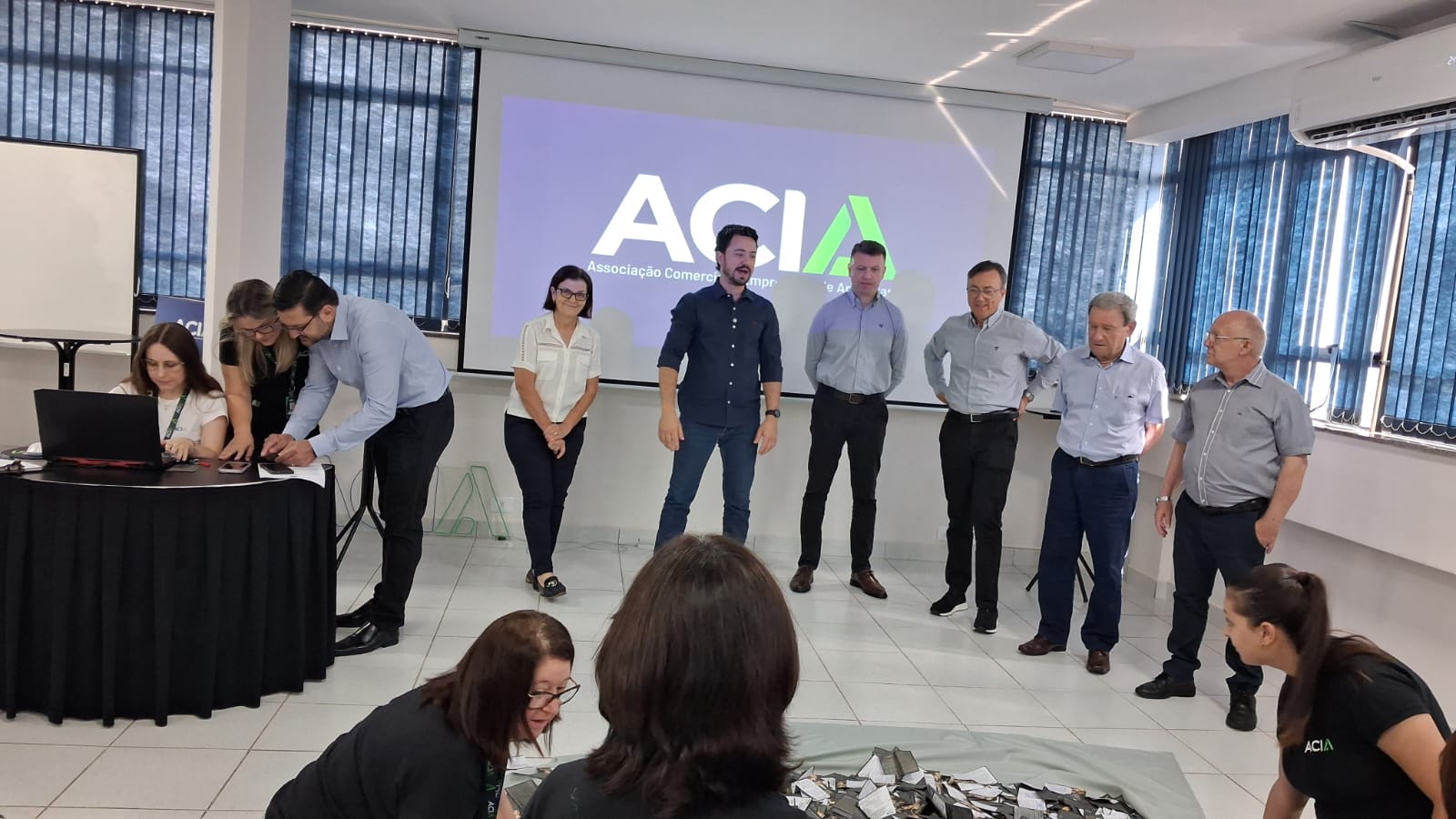 Sorteio final da campanha "Natal Apucarana" da Acia distribui R$ 30 mil