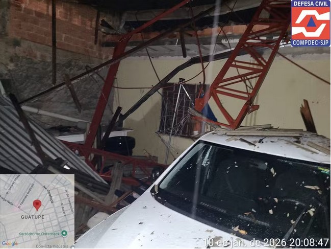 Tornado no PR destrói carros e destelha mais de 200 casas; confira os estragos