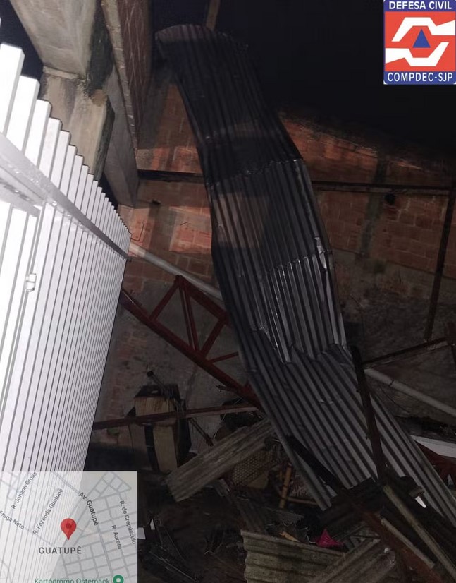 Tornado no PR destrói carros e destelha mais de 200 casas; confira os estragos