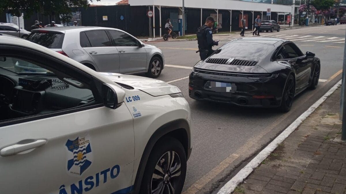 Carros de luxo são apreendidos em SC durante blitz; saiba o motivo