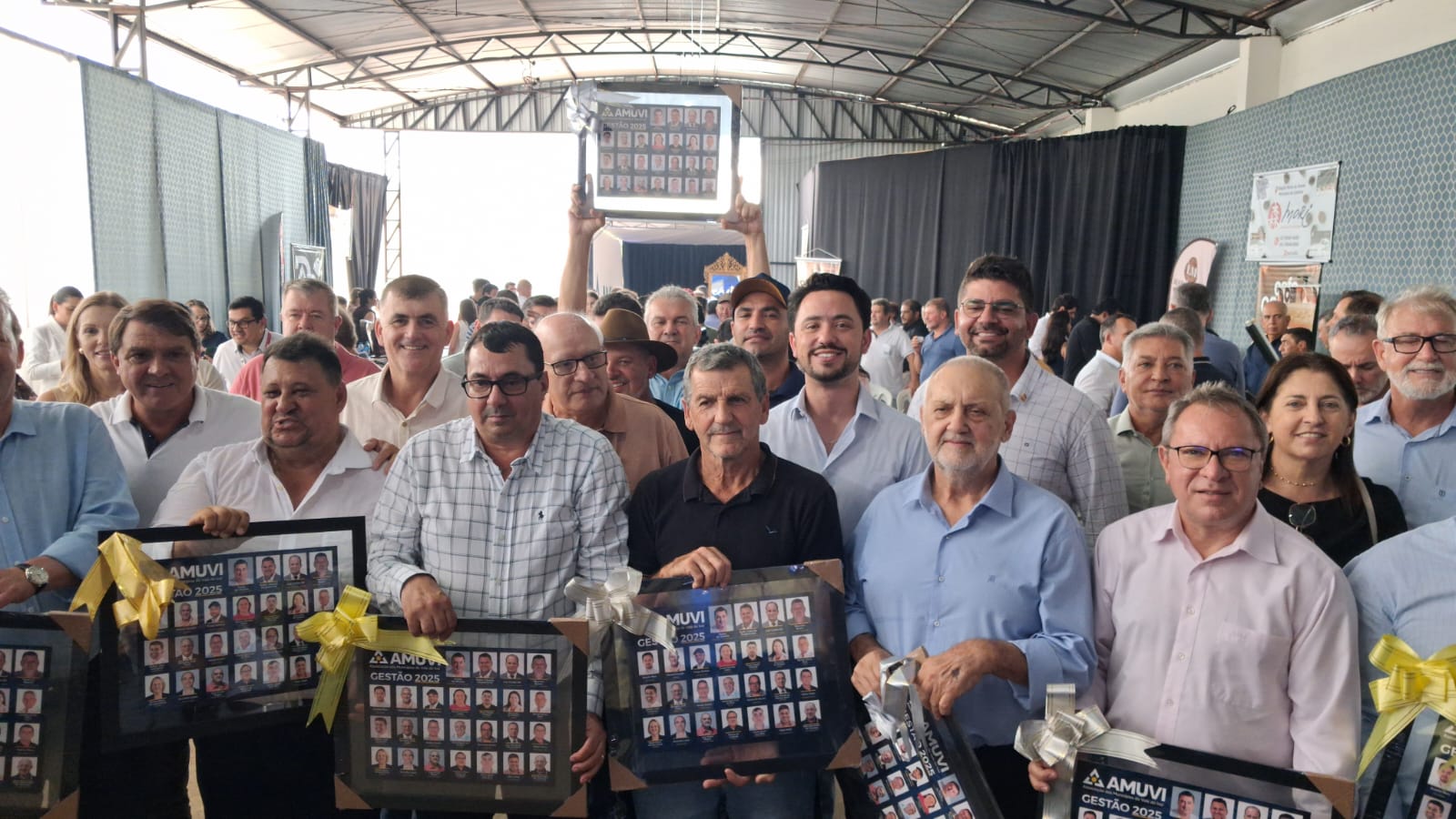 Prefeito Pedro Taborda assume presidência da Amuvi