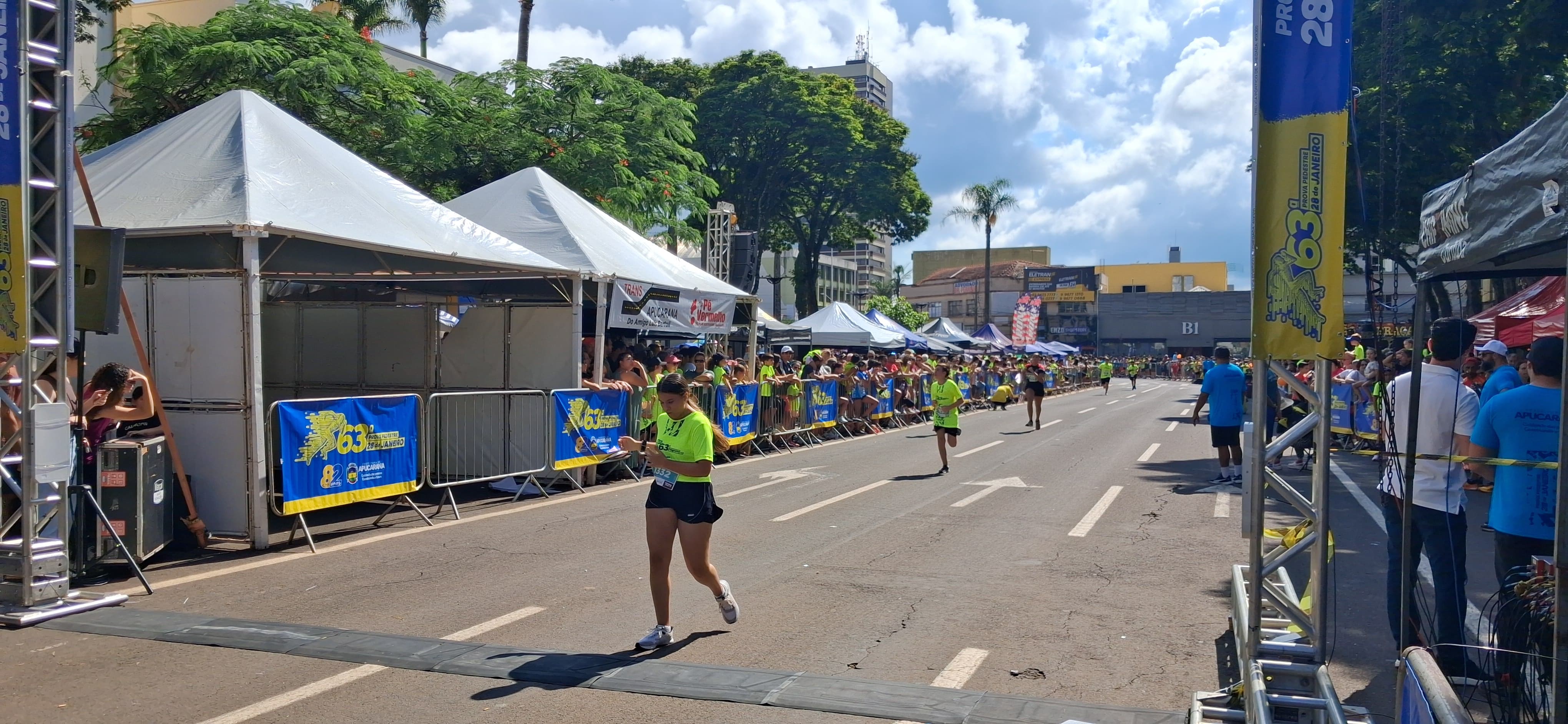 Vinteoitinha movimenta centro de Apucarana e abre Prova 28 de Janeiro