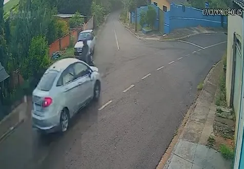 Câmera flagra acidente que deixou dois feridos em Apucarana