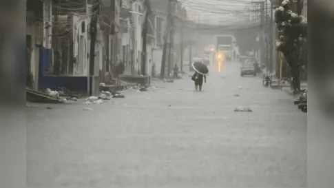 Corpo de homem arrastado por enxurrada é localizado pelos bombeiros