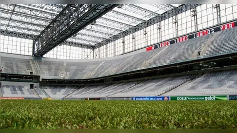 Onde assistir Athletico-PR x Vitória ao vivo neste domingo