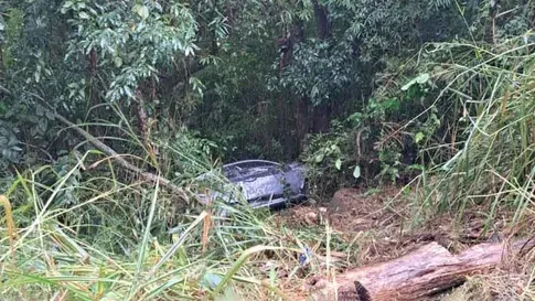 Saída de pista na PR-466 deixa feridos em Lidianópolis