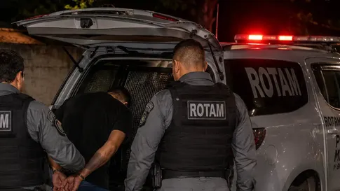 Rotam apreende 141 gramas de cocaína e prende suspeitos em Faxinal