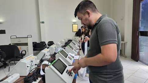Temporal em Apucarana afetou 5 colégios eleitorais, mas Justiça mantém locais de votação